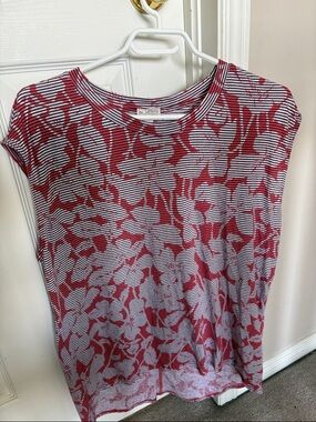 GAP Red and White Floral-Stripe Tank Top